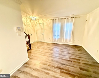 6001 Surrey Square Lane - Photo Thumbnail 13