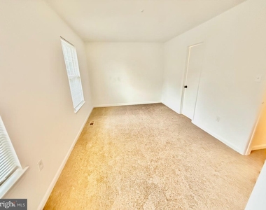 6001 Surrey Square Lane - Photo Thumbnail 21