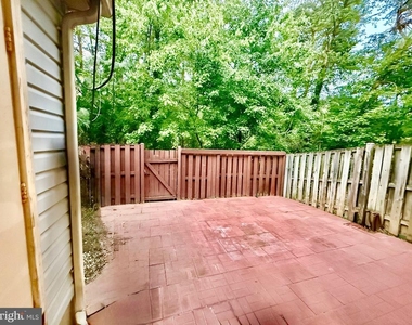 6001 Surrey Square Lane - Photo Thumbnail 32