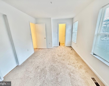 6001 Surrey Square Lane - Photo Thumbnail 18