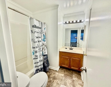 6001 Surrey Square Lane - Photo Thumbnail 24