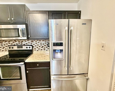 6001 Surrey Square Lane - Photo Thumbnail 8