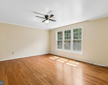 820 Chatsworth Drive - Photo Thumbnail 5