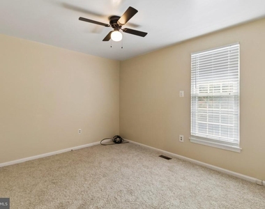 820 Chatsworth Drive - Photo Thumbnail 10