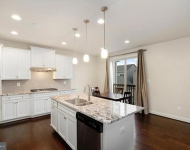 13905 Bufflehead Street - Photo Thumbnail 8