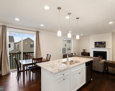 13905 Bufflehead Street - Photo Thumbnail 7