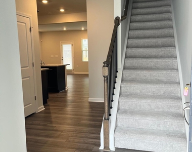 192 Tumbling Rock Way - Photo Thumbnail 4