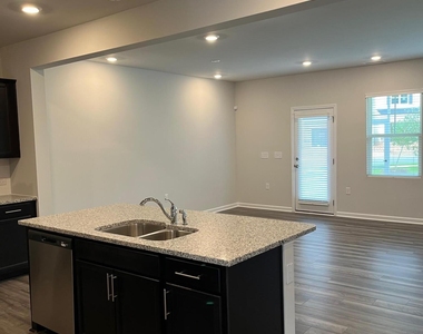 192 Tumbling Rock Way - Photo Thumbnail 5
