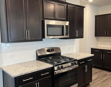 192 Tumbling Rock Way - Photo Thumbnail 8
