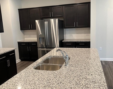 192 Tumbling Rock Way - Photo Thumbnail 7
