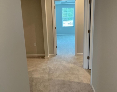 192 Tumbling Rock Way - Photo Thumbnail 32