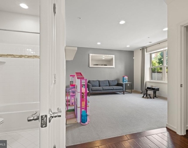 13940 Estuary Drive - Photo Thumbnail 10