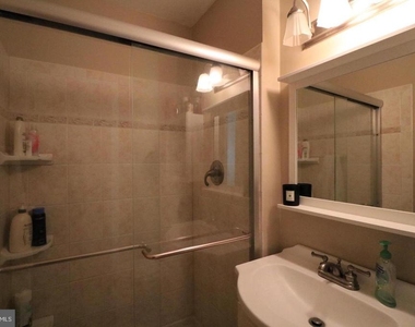 748 Azalea Drive - Photo Thumbnail 12
