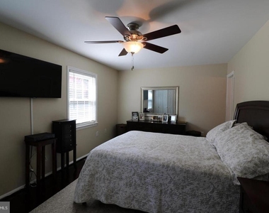 748 Azalea Drive - Photo Thumbnail 7