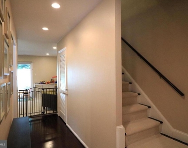 748 Azalea Drive - Photo Thumbnail 18