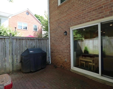 748 Azalea Drive - Photo Thumbnail 20