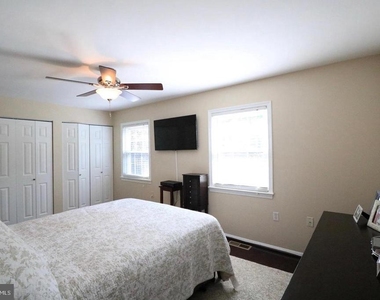 748 Azalea Drive - Photo Thumbnail 9