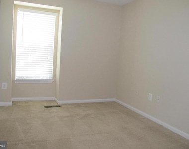 17407 Gallagher Way - Photo Thumbnail 12
