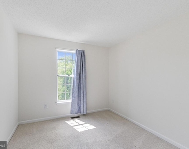 2209 Bear Valley Terrace - Photo Thumbnail 18