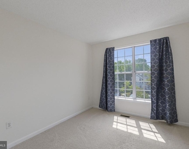 2209 Bear Valley Terrace - Photo Thumbnail 15