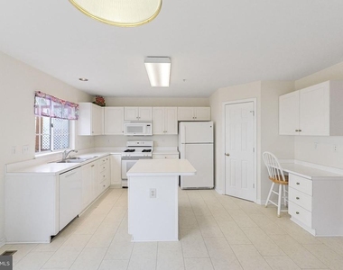 2209 Bear Valley Terrace - Photo Thumbnail 5