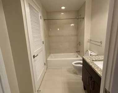 7171 Woodmont Avenue - Photo Thumbnail 20