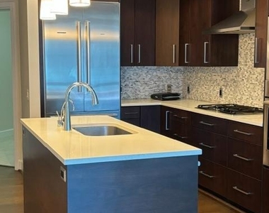 7171 Woodmont Avenue - Photo Thumbnail 11