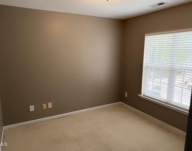 1414 Crimson Creek Drive - Photo Thumbnail 9