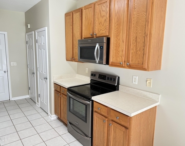 1414 Crimson Creek Drive - Photo Thumbnail 5