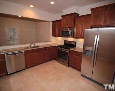410 Chanson Drive - Photo Thumbnail 4