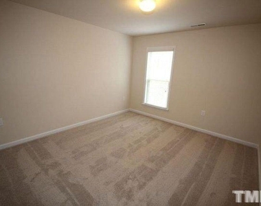 410 Chanson Drive - Photo Thumbnail 5