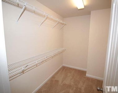410 Chanson Drive - Photo Thumbnail 9