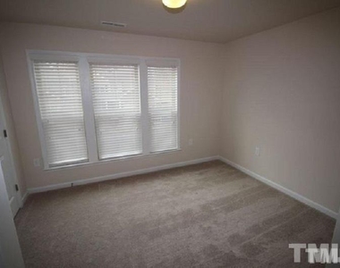 410 Chanson Drive - Photo Thumbnail 6