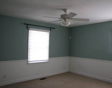 513 Chivalry Drive - Photo Thumbnail 12