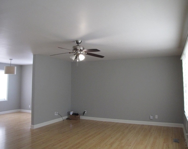 513 Chivalry Drive - Photo Thumbnail 2