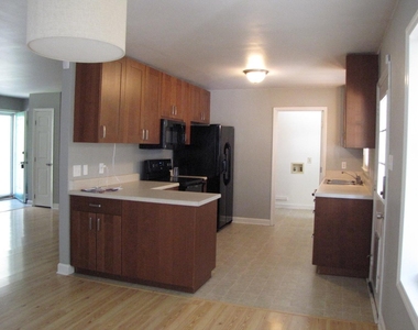 513 Chivalry Drive - Photo Thumbnail 5