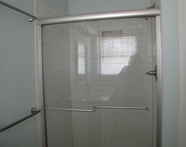 513 Chivalry Drive - Photo Thumbnail 10