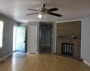 513 Chivalry Drive - Photo Thumbnail 1