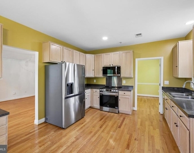 5910 Great Star Drive - Photo Thumbnail 8