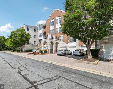 5910 Great Star Drive - Photo Thumbnail 29