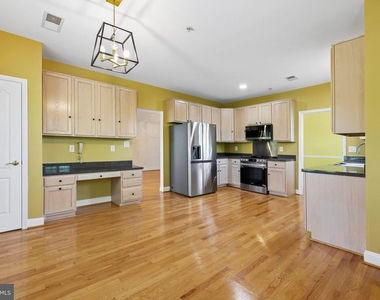 5910 Great Star Drive - Photo Thumbnail 7