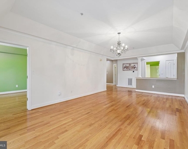 5910 Great Star Drive - Photo Thumbnail 4