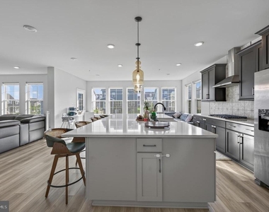 1124 Miller Farm Dr - Photo Thumbnail 4