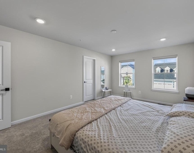 1124 Miller Farm Dr - Photo Thumbnail 16