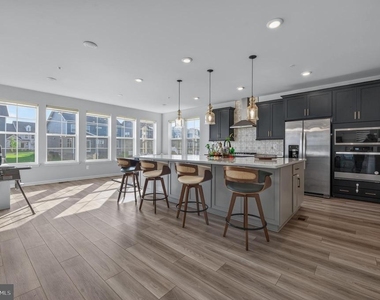 1124 Miller Farm Dr - Photo Thumbnail 3
