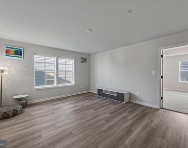 1124 Miller Farm Dr - Photo Thumbnail 14