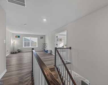 1124 Miller Farm Dr - Photo Thumbnail 11