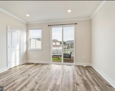 11687 Emily Dickinson Pl - Photo Thumbnail 9