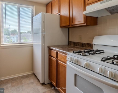 7407 Alvah Avenue - Photo Thumbnail 7