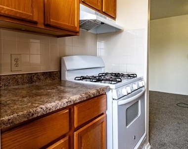 7407 Alvah Avenue - Photo Thumbnail 6
